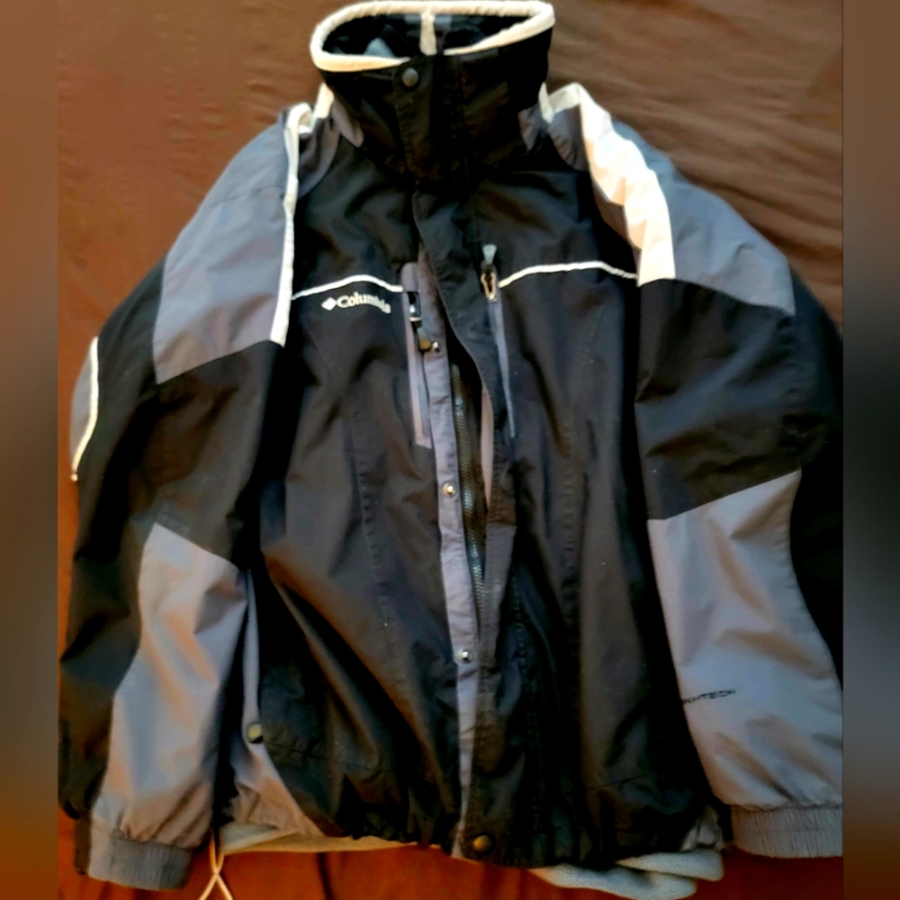 Men's Columbia Interchange 3-in-1 jacket (L) with zip-out fleece lining.